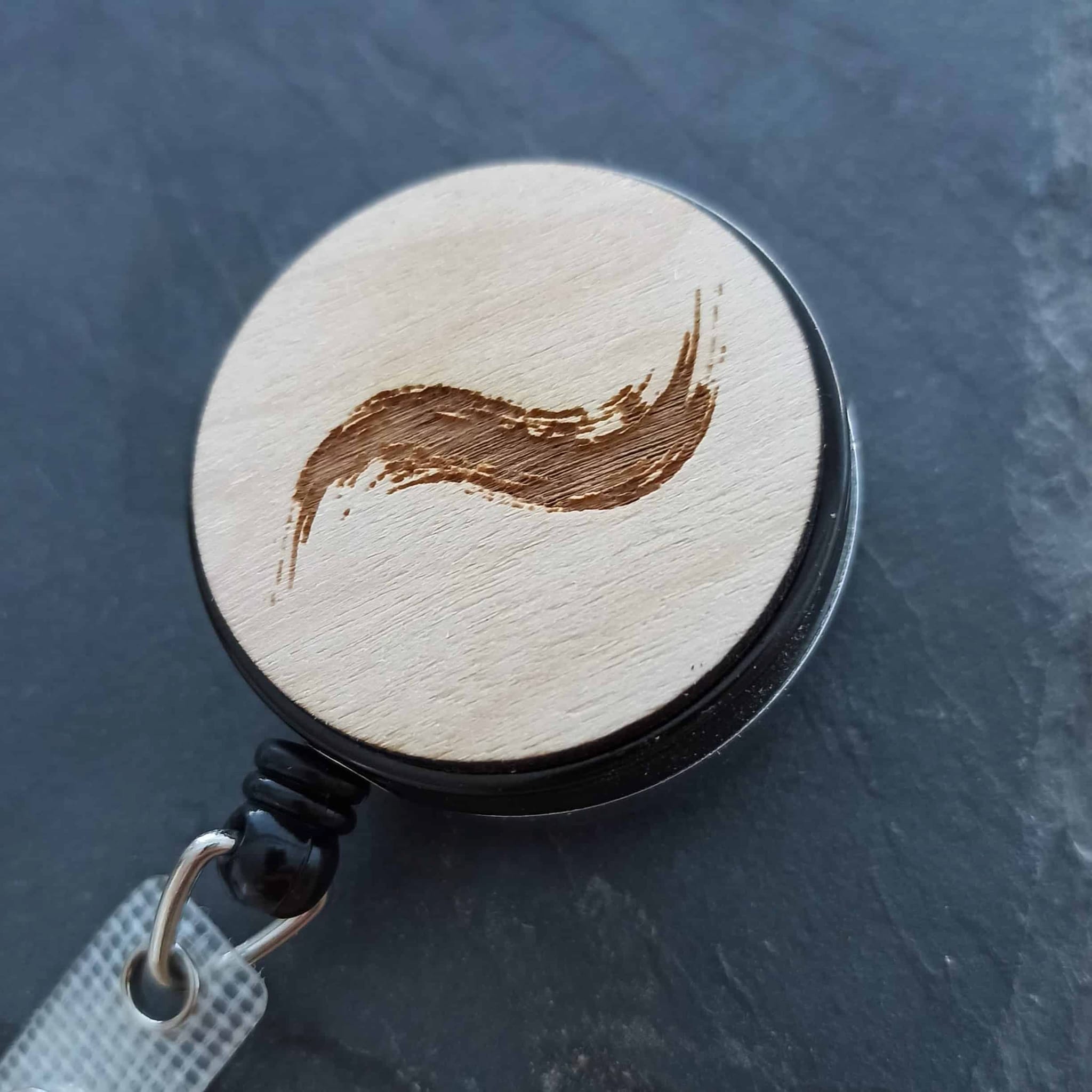 Porte badge personnalisable en bois gravé