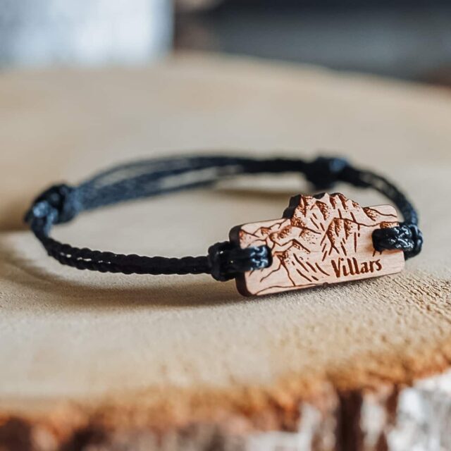 Bracelet en bois personnalisé pour la commune de Villars