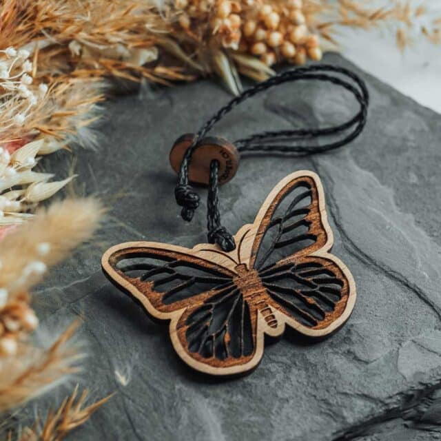 Diffuseur d'huiles essentielles en bois au design de papillon