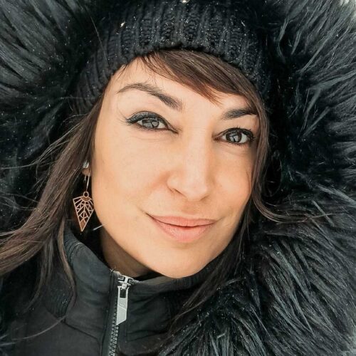 Boucles d'oreilles en bois dépareillées