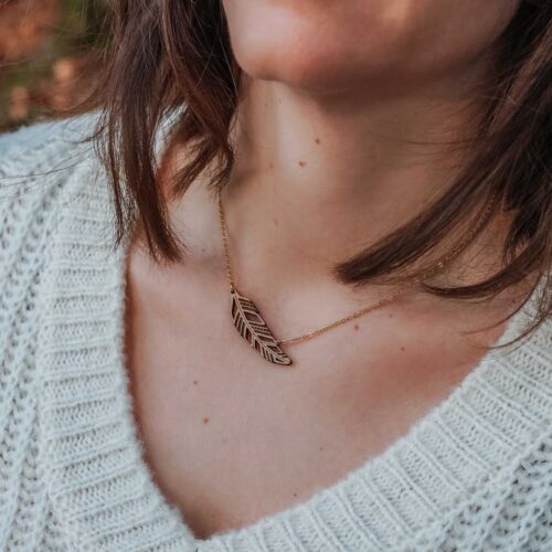 Collier en bois plume Piuma brut
