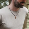 Collier en bois suisse pour homme Kryss au design moderne et masculin