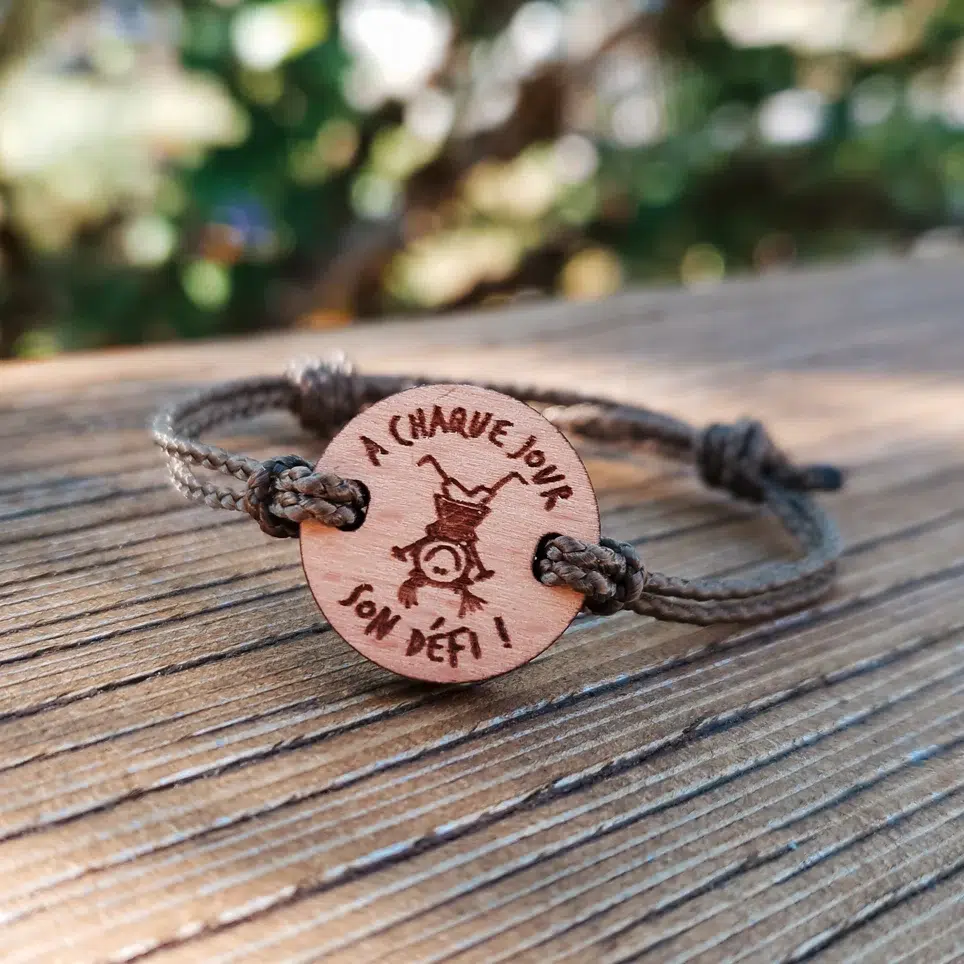 Bracelet en bois personnalisable dessin d'enfants