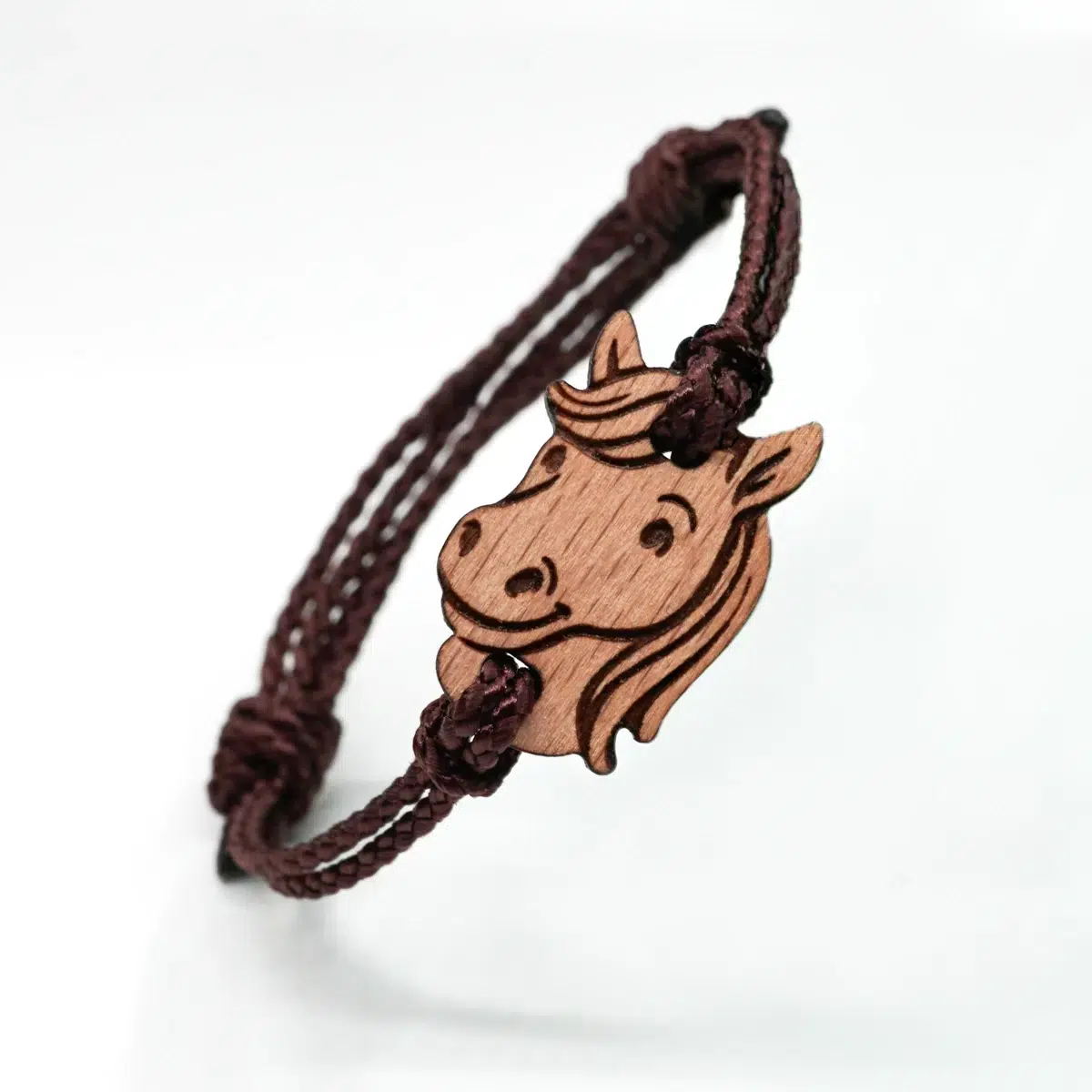 Bracelet en bois suisse Woopy le poney pour enfant