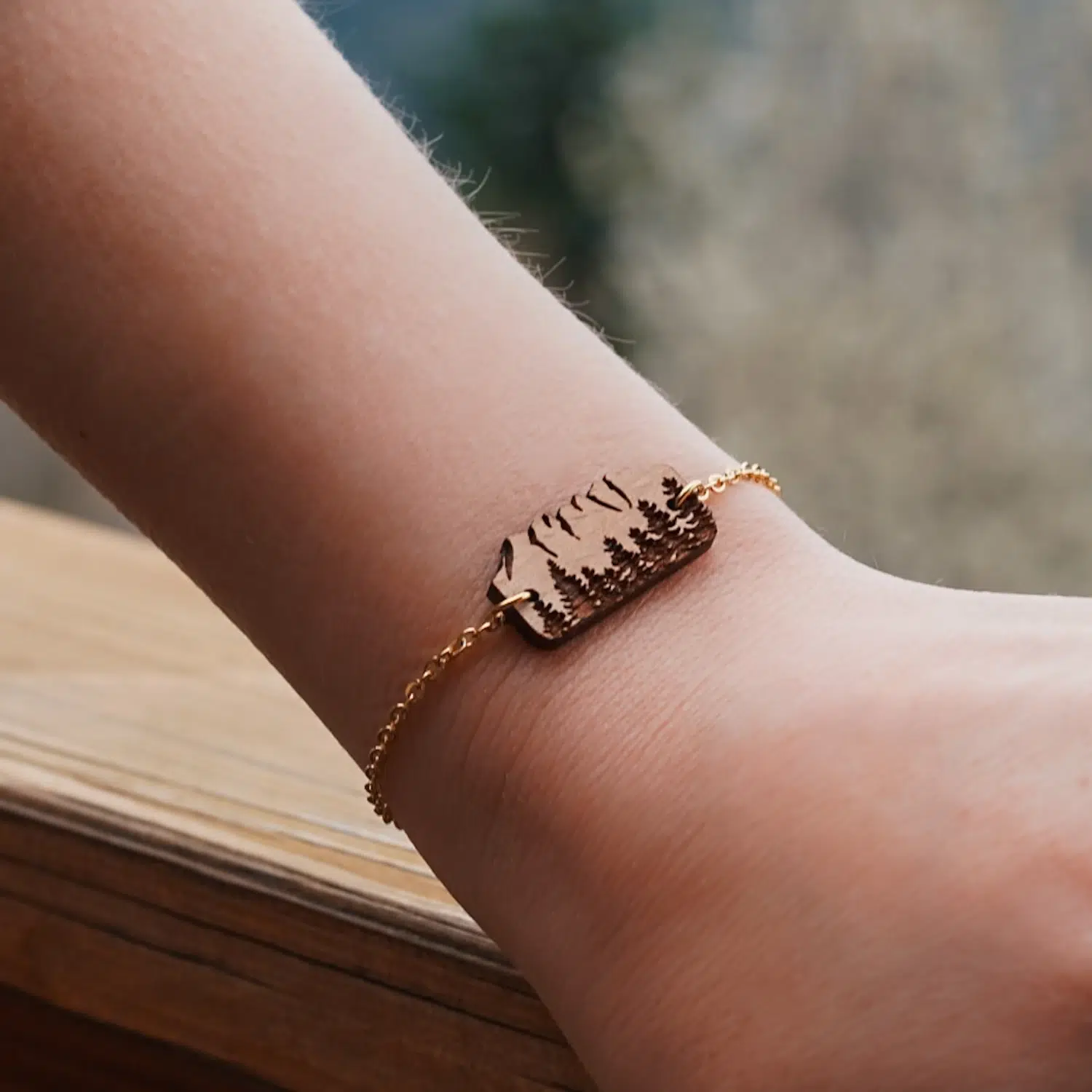 Bracelet-en-bois-7peaks-chainette.webp Bracelet en bois 7 Peaks