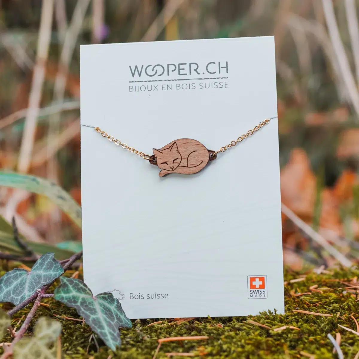 Bracelet-en-bois-chat-3.webp Bracelet en bois Chat