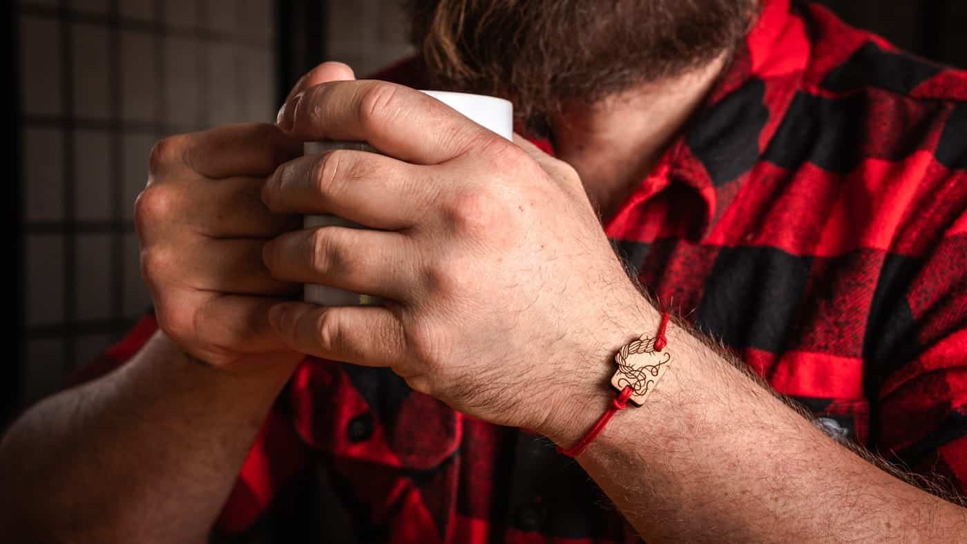 Bracelet-en-bois-ligne-de-vie-1.jpg Bracelet en bois "Ligne de vie"