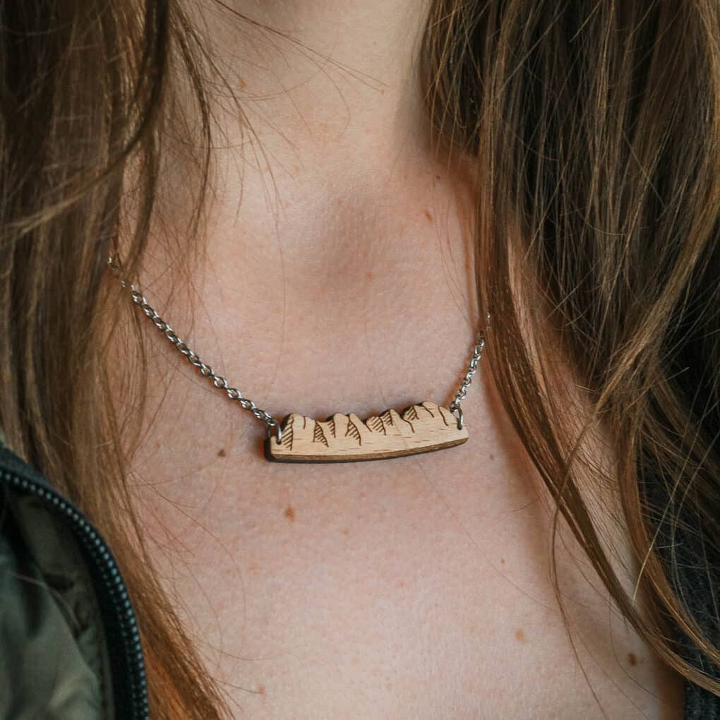 Collier en bois Peaks