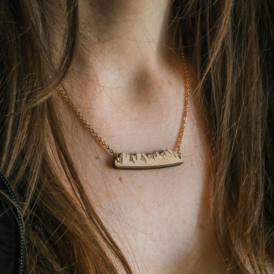 Collier en bois Peaks