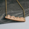 Collier en bois Peaks